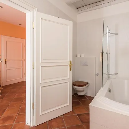 Secret Apartment-old Town Heart. *
